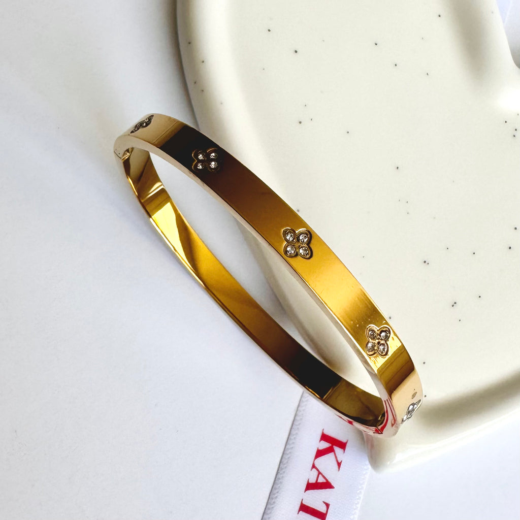 Victoria – Textured Gold Bracelet with Crystals💫