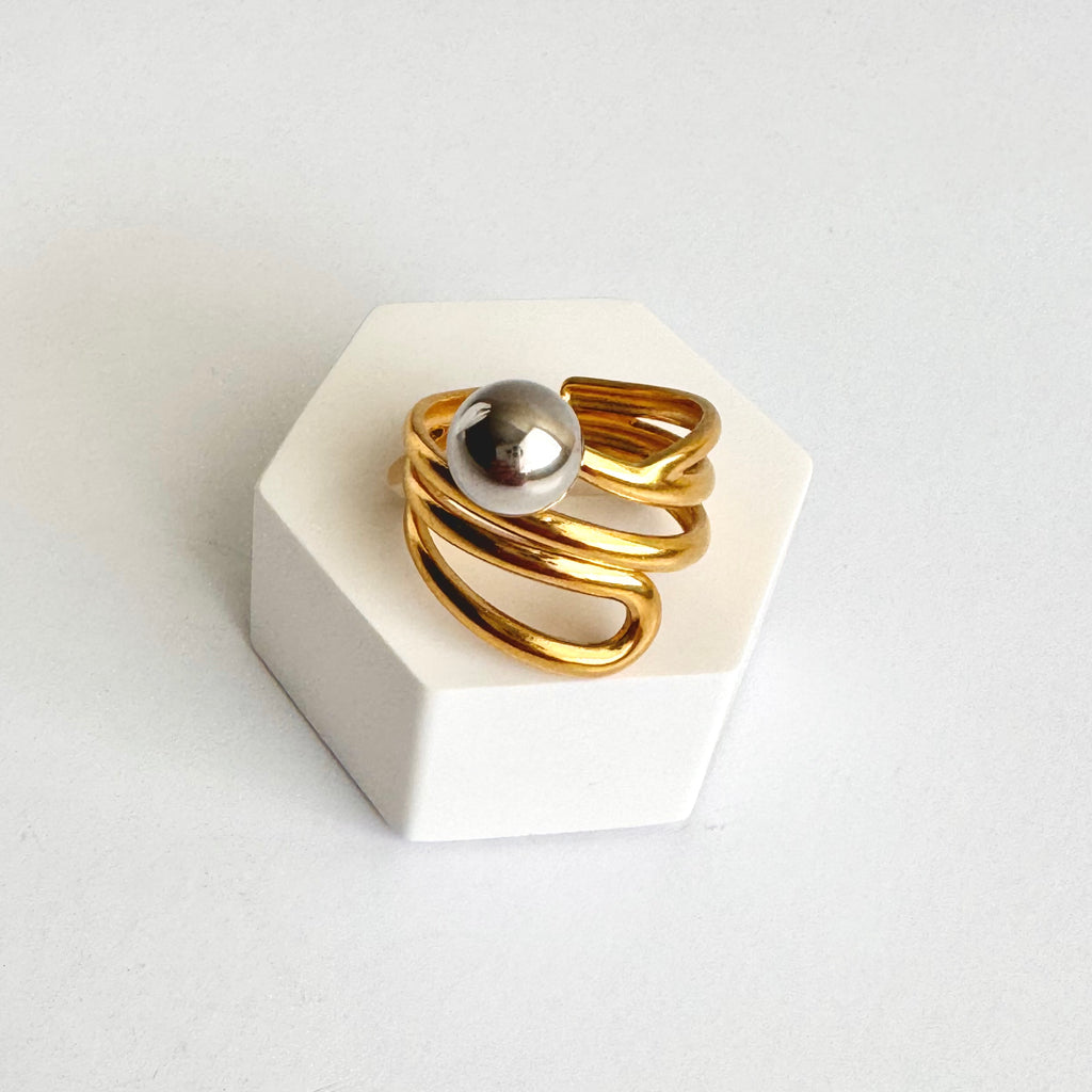 Orion #1 – Spiral Adjustable Gold Ring 🌙✨