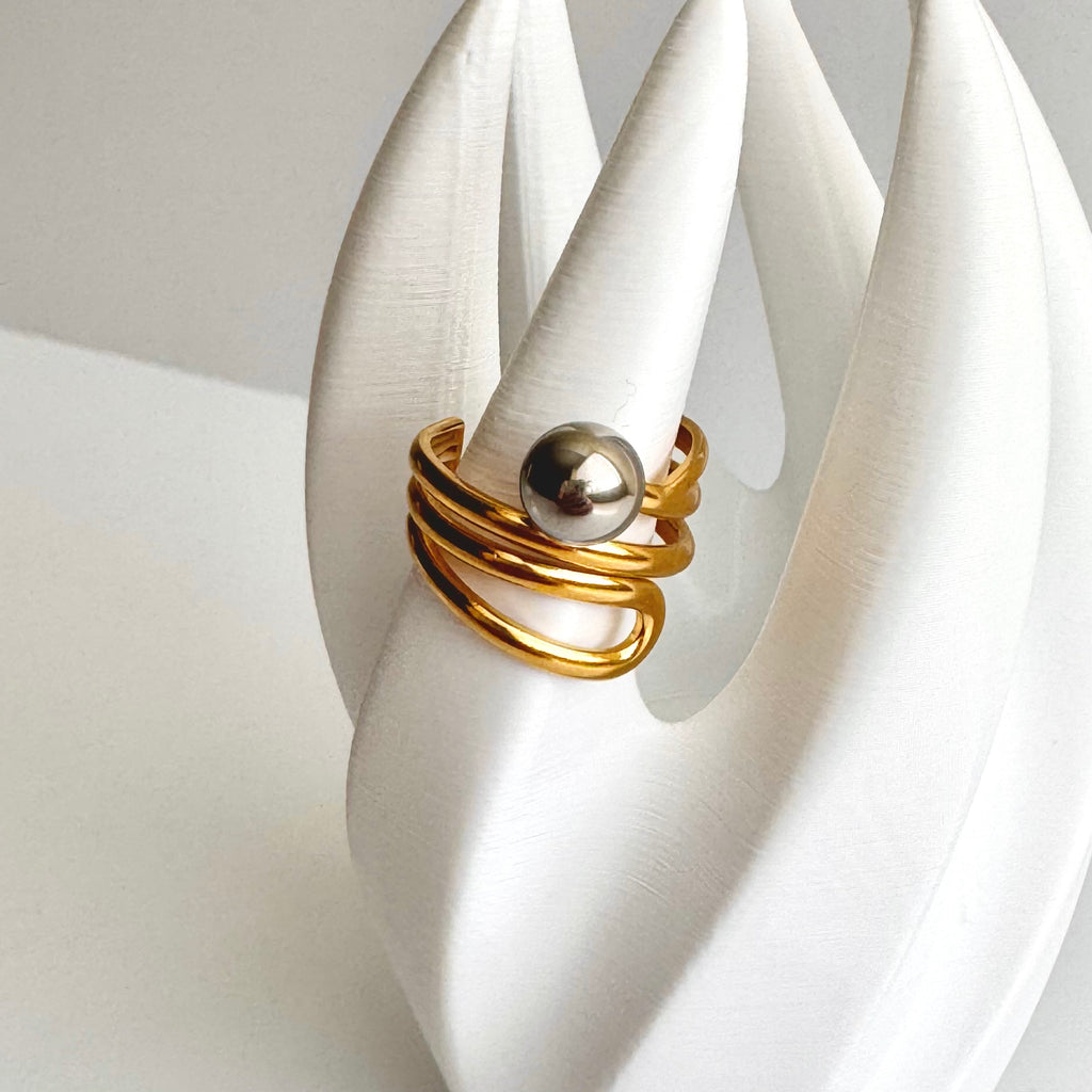 Orion #1 – Spiral Adjustable Gold Ring 🌙✨