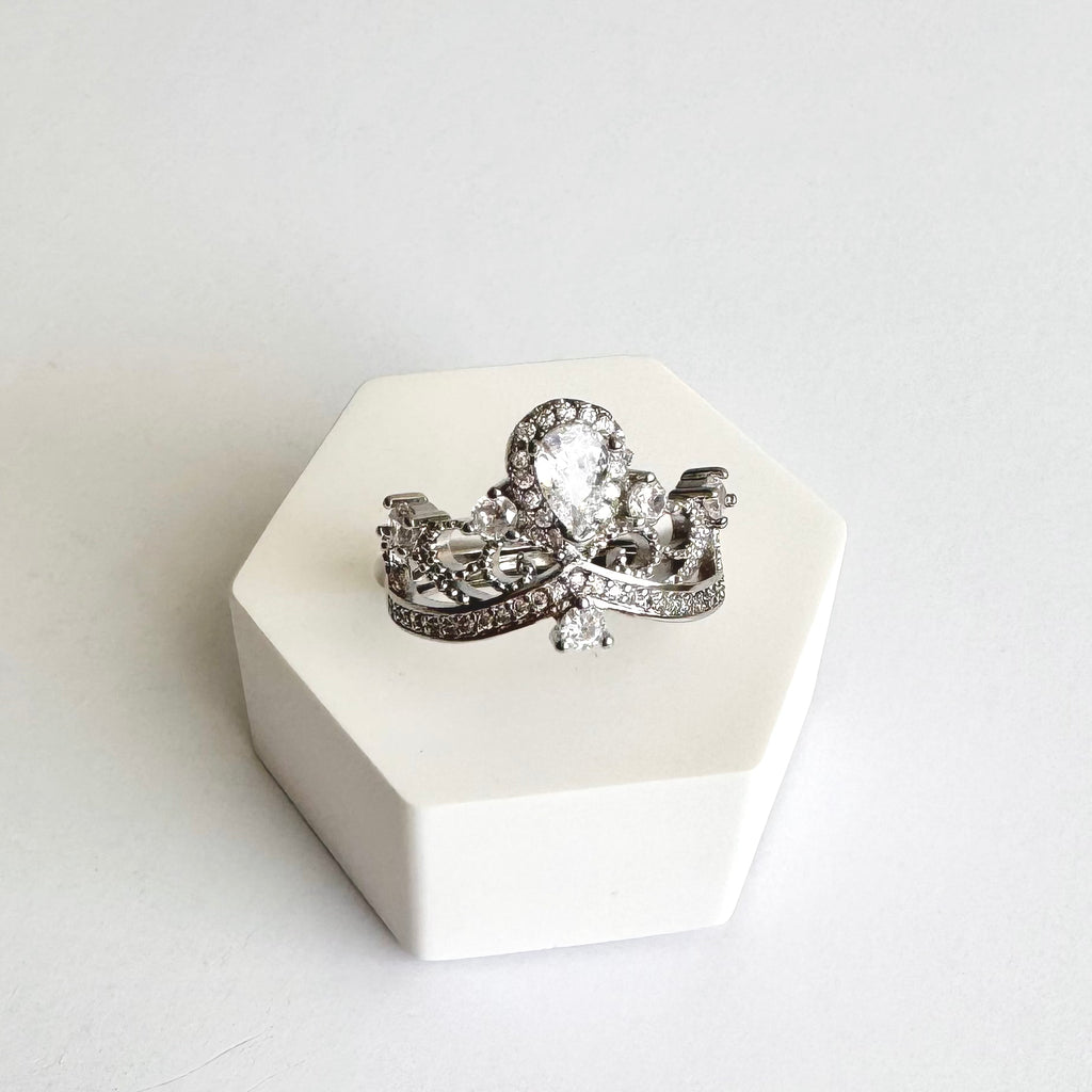Mia — Adjustable Ring 👑