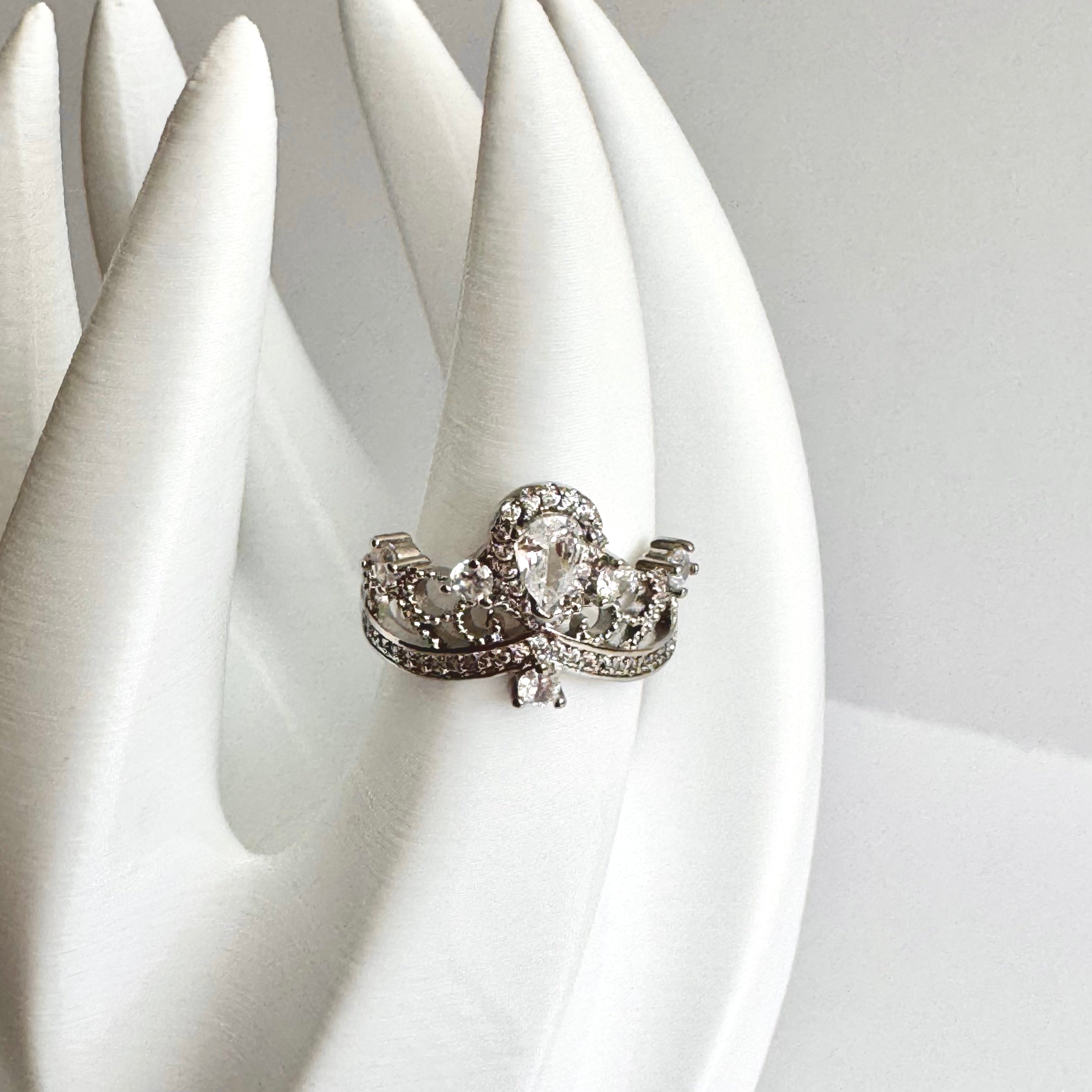 Mia — Adjustable Ring 👑