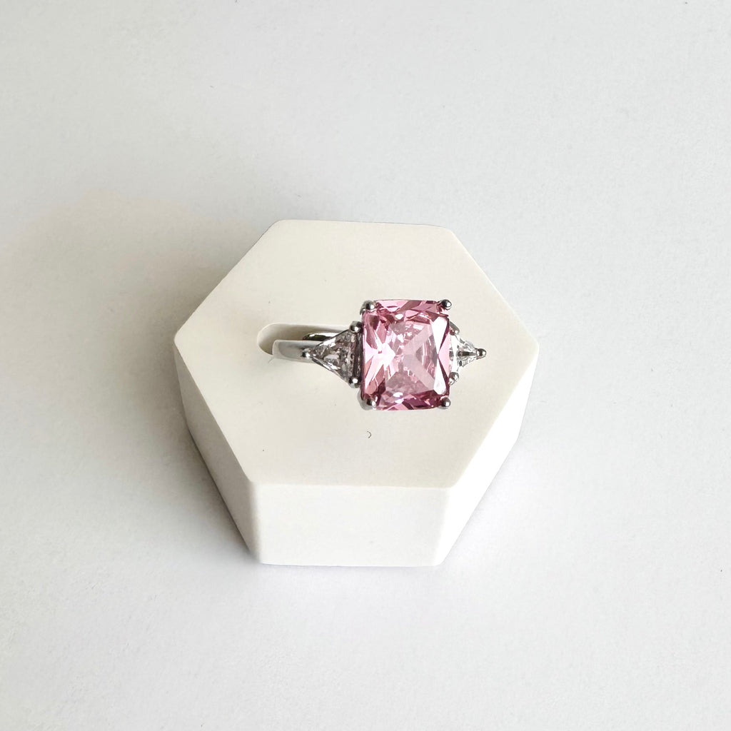 Linda  — Adjustable Ring 💕