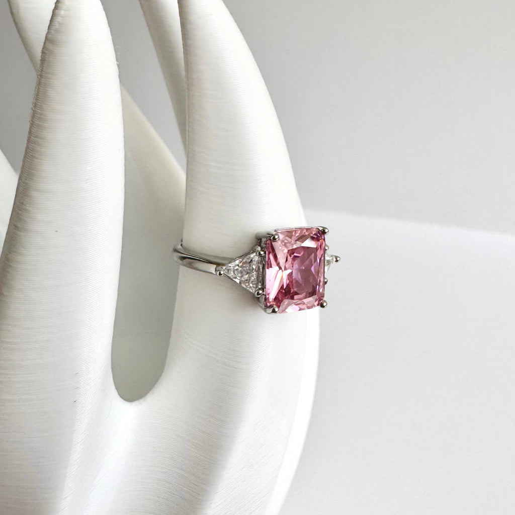 Linda  — Adjustable Ring 💕
