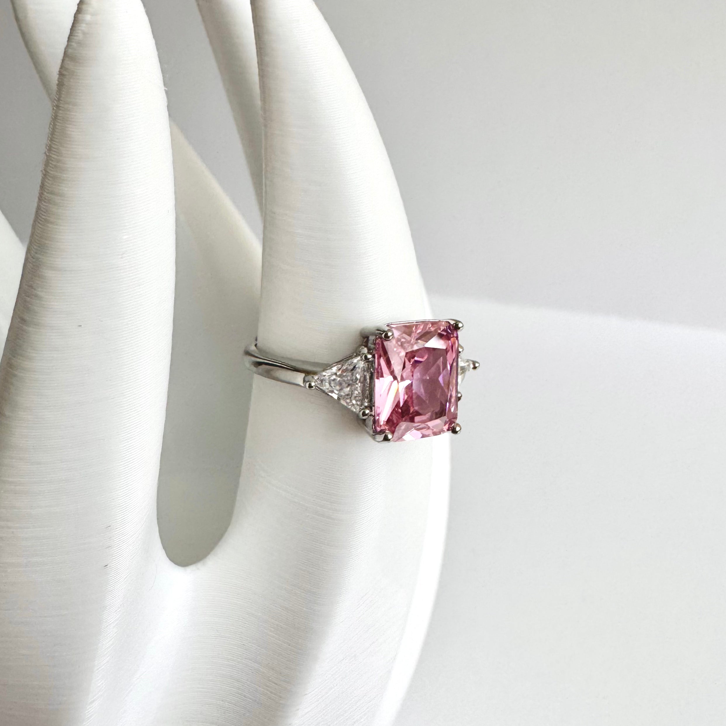 Linda  — Adjustable Ring 💕