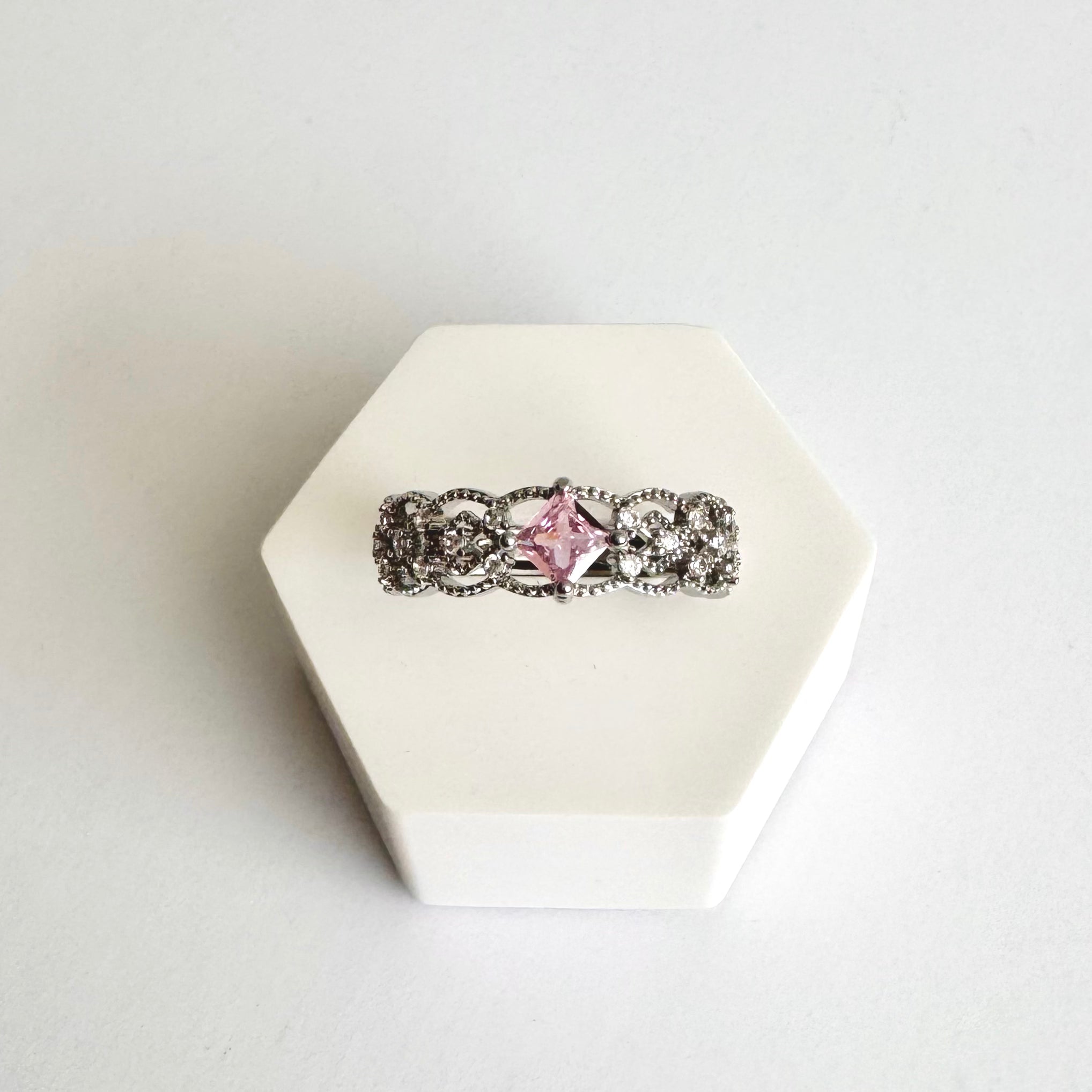 Maria —  Adjustable Ring 🌸