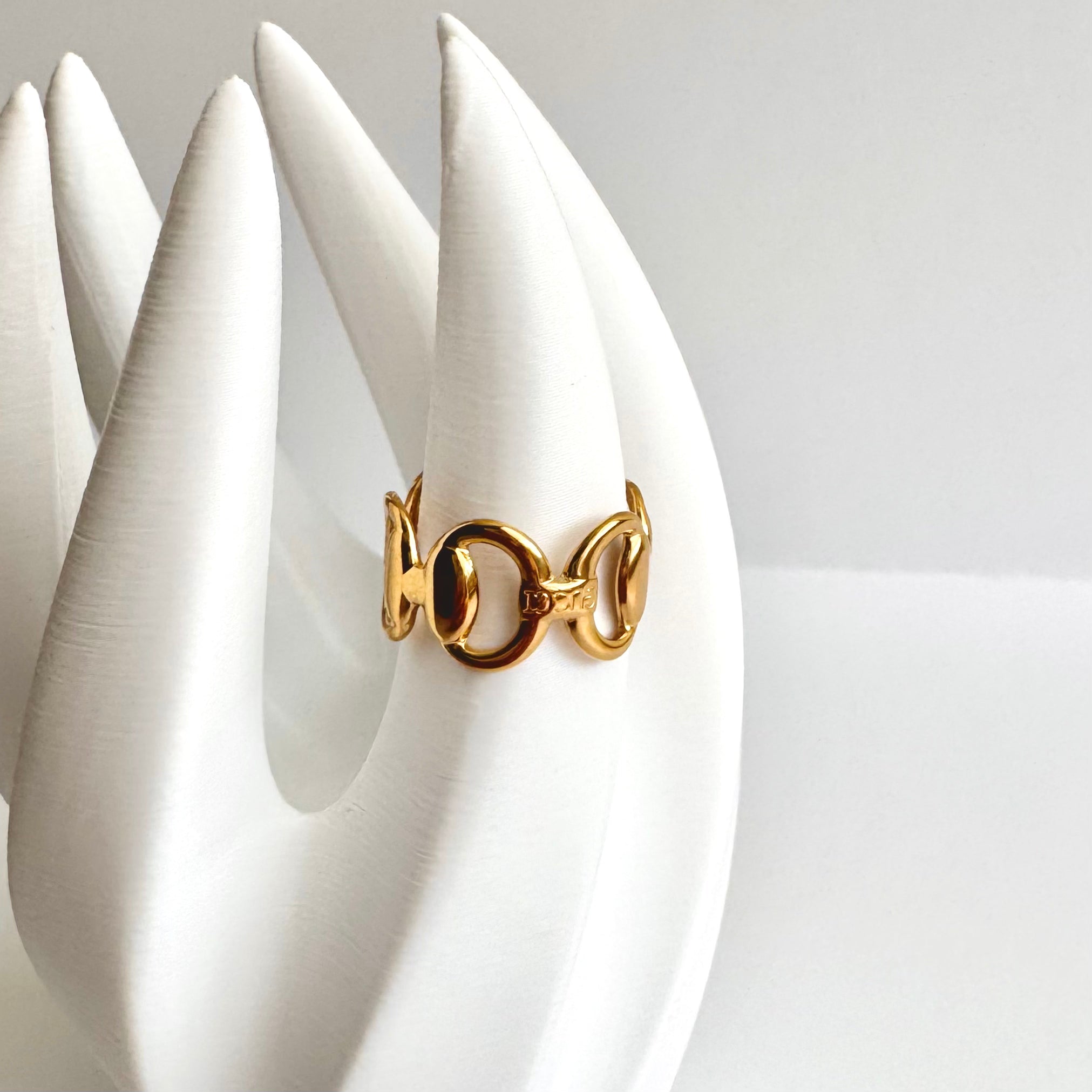 Kelly  – Adjustable Gold Link Ring ✨