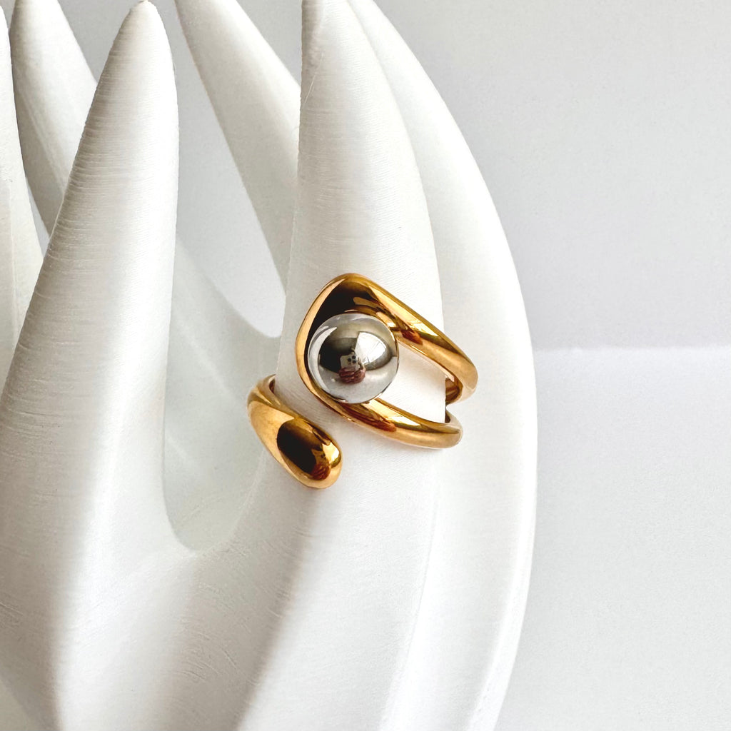 Orion #2 – Spiral Adjustable Gold Ring 🌙✨