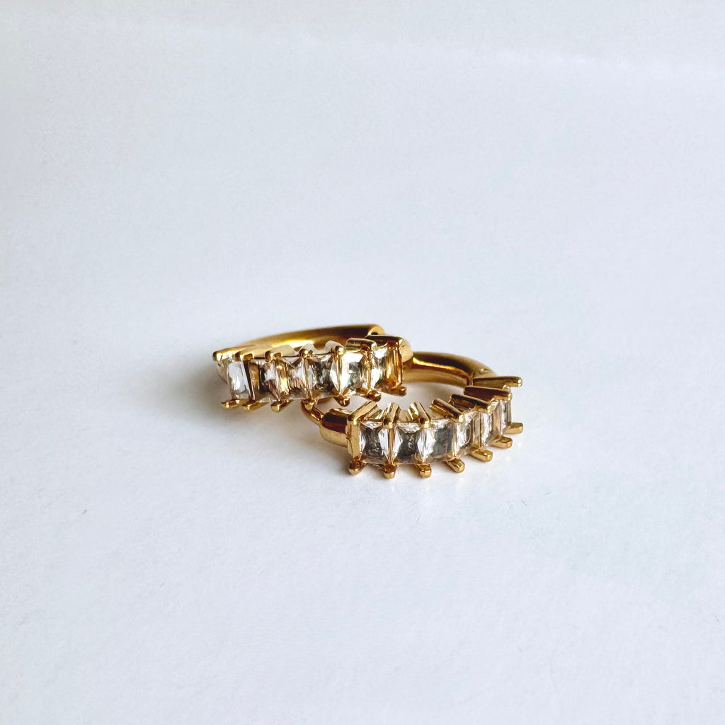 Carolina – Crystal 18K Gold Plated Hoop Earrings ✨💎