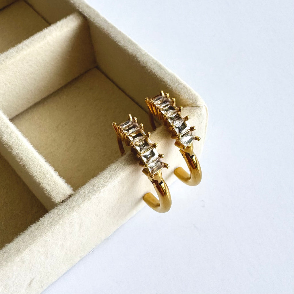 Carolina – Crystal 18K Gold Plated Hoop Earrings ✨💎