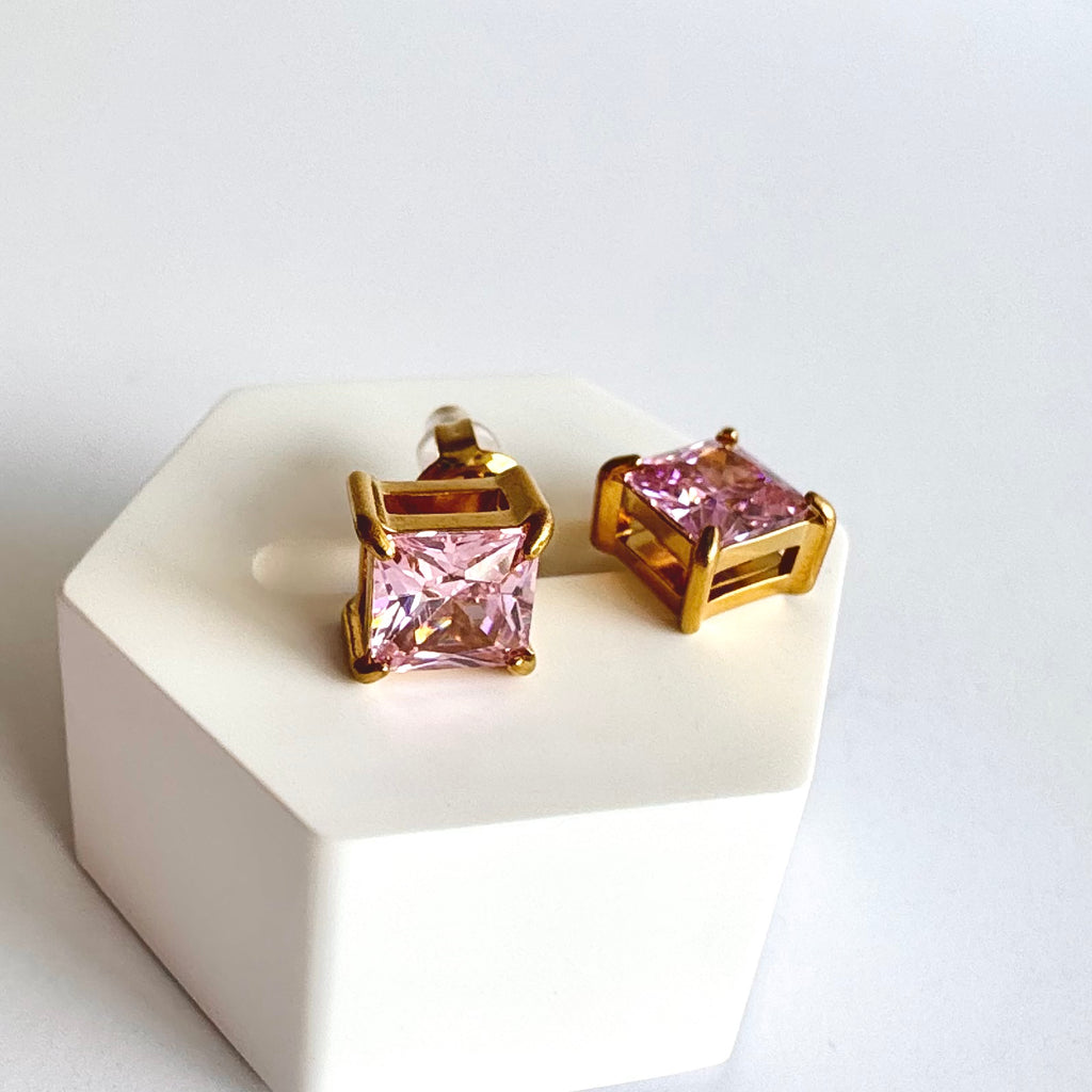 Lidia –  Glow Stud Earrings 💛✨