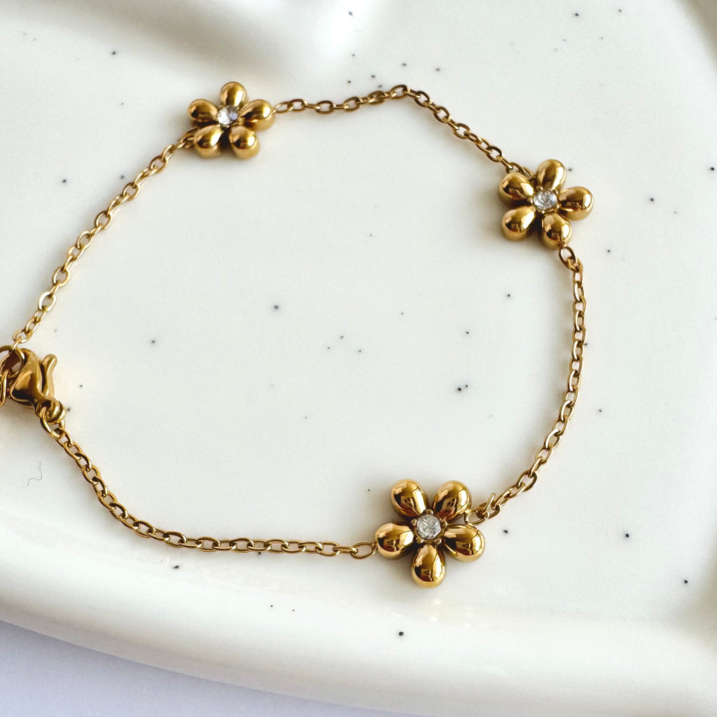 Luna – Floral Charm  Bracelet 🌼✨