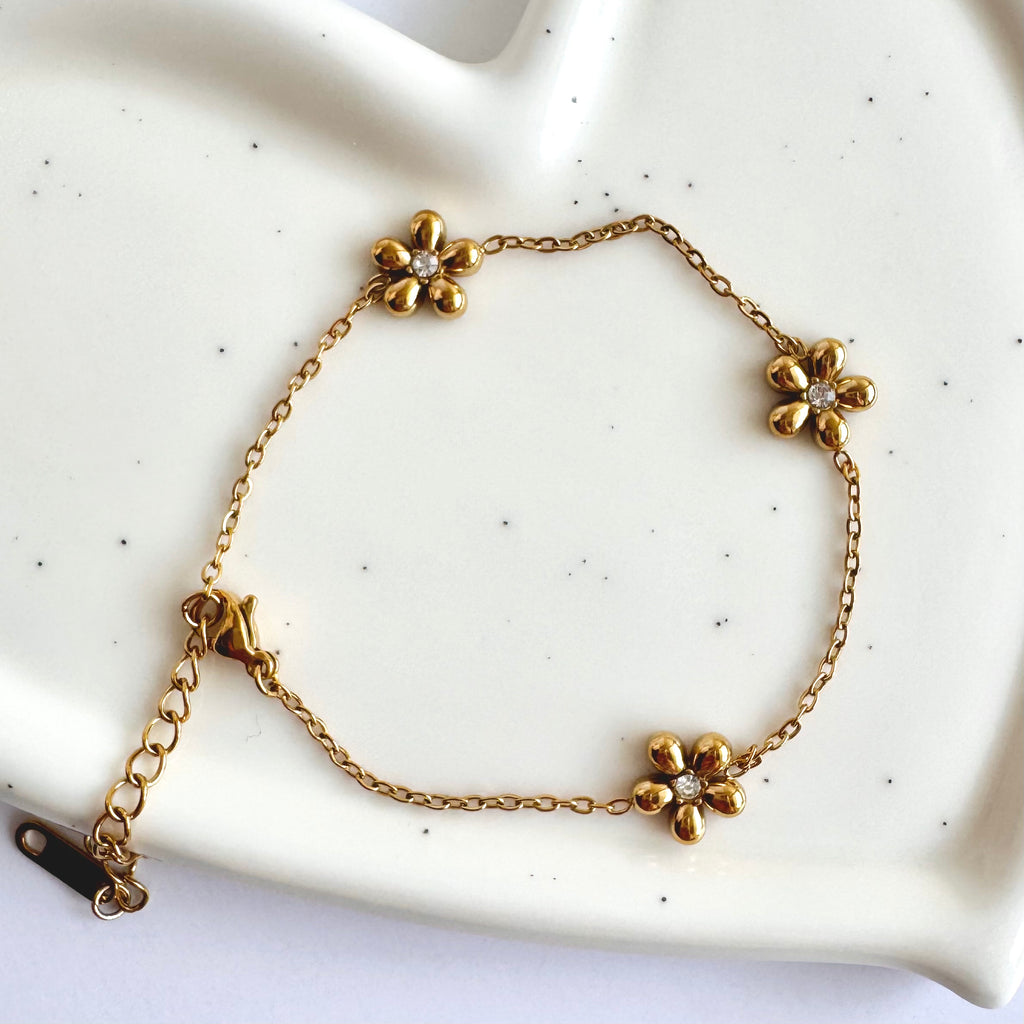 Luna – Floral Charm  Bracelet 🌼✨