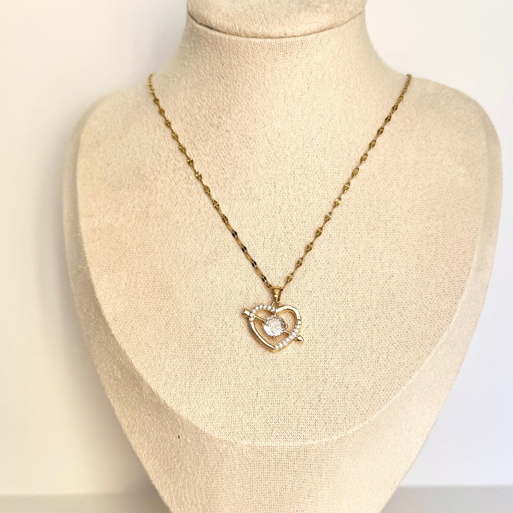 Anna – Crystal Heart Arrow Gold Necklace 💘✨