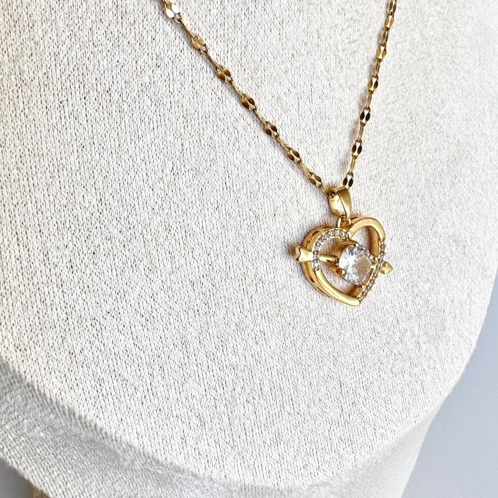 Anna – Crystal Heart Arrow Gold Necklace 💘✨