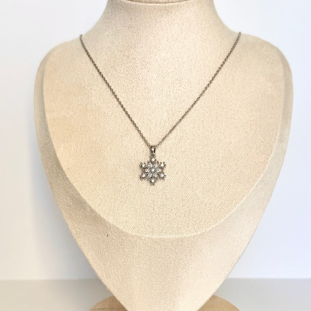 Mari – Snowflake Crystal Pendant ❄️✨