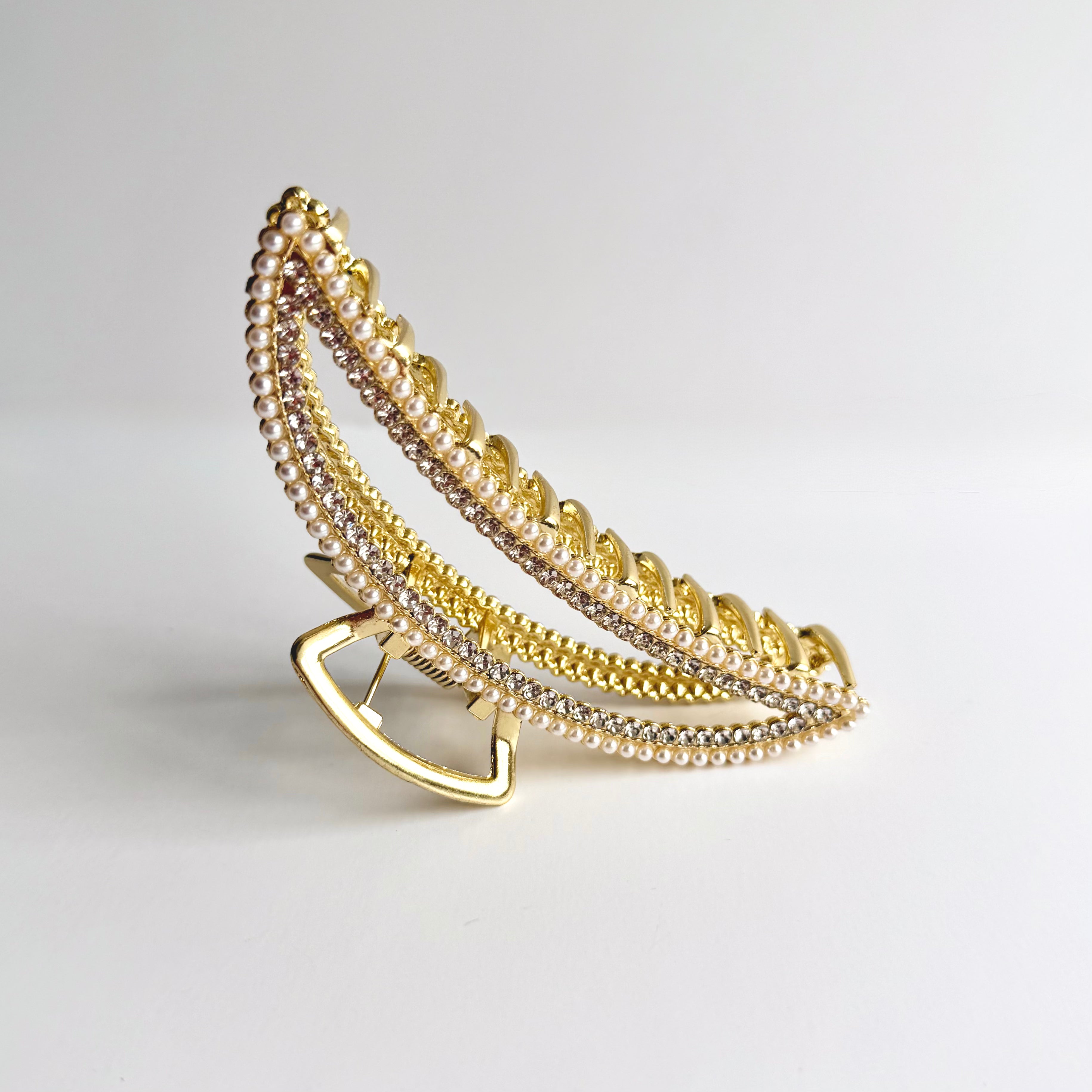 ✨ Crystal & Pearl Radiance Hair Claw 🤍💛