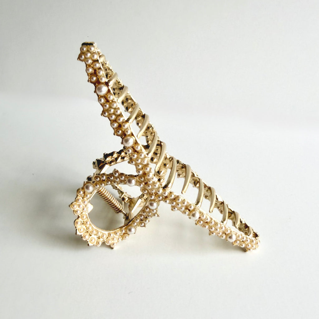 ✨ Pearl Luxe Bow Hair Clip 🤍