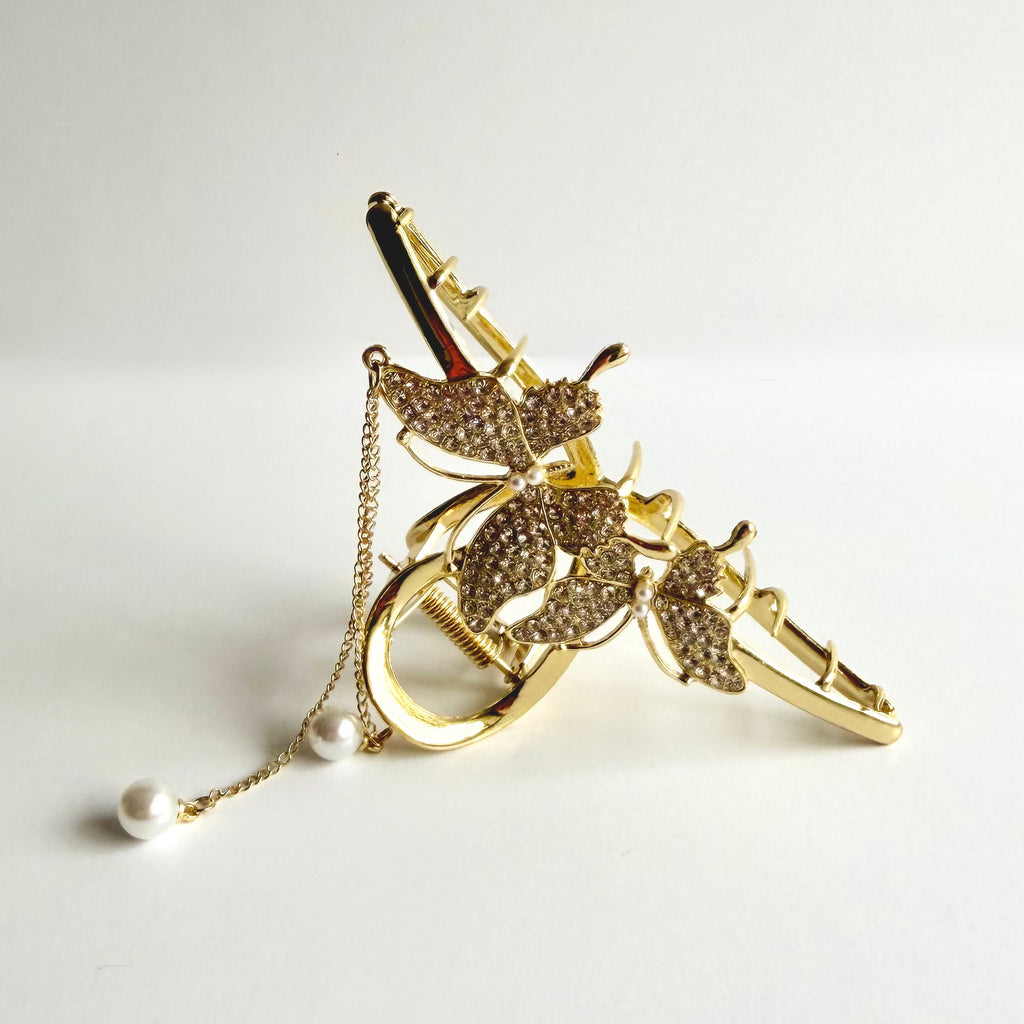 Crystal Butterfly Charm Hair Clip – Elegant Shine Edition 🦋💎