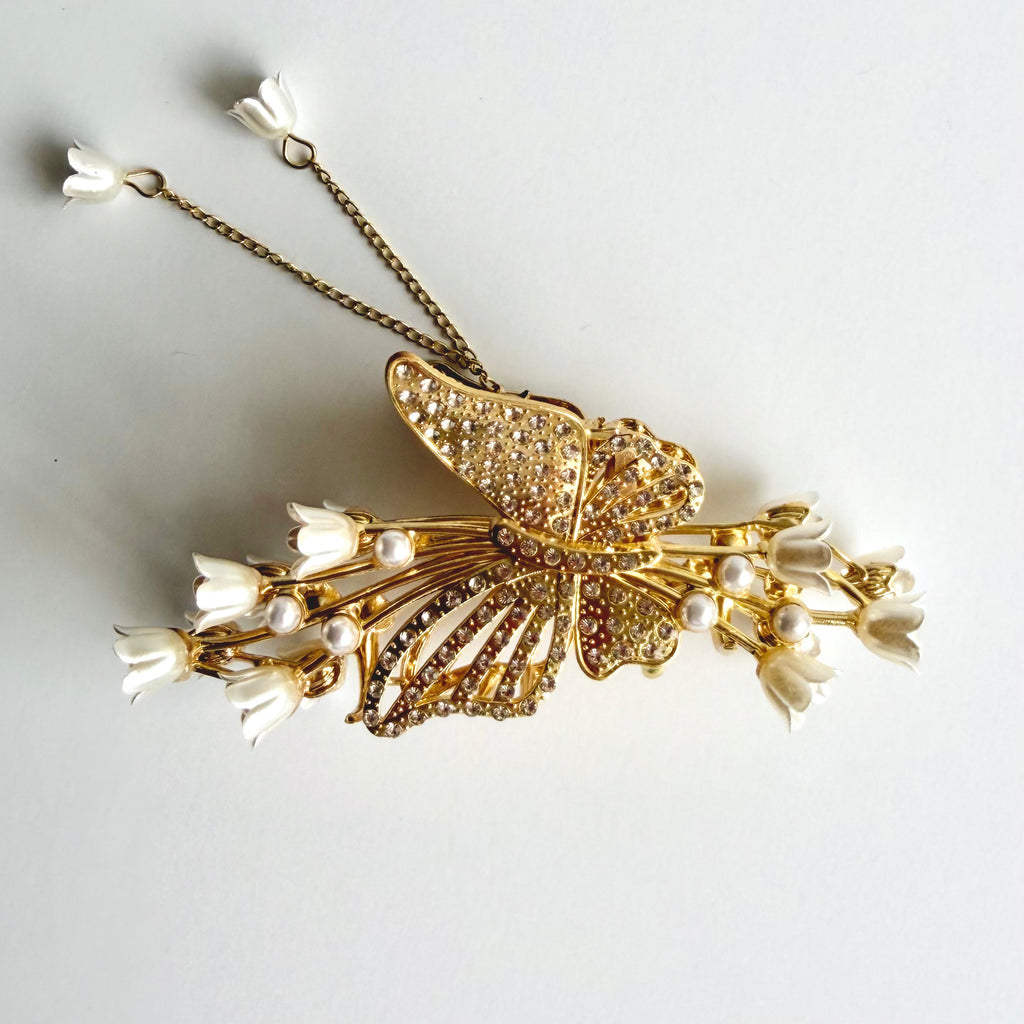 Enchanted Butterfly Bloom Hair Clip – Luxury Edition 🦋🤍