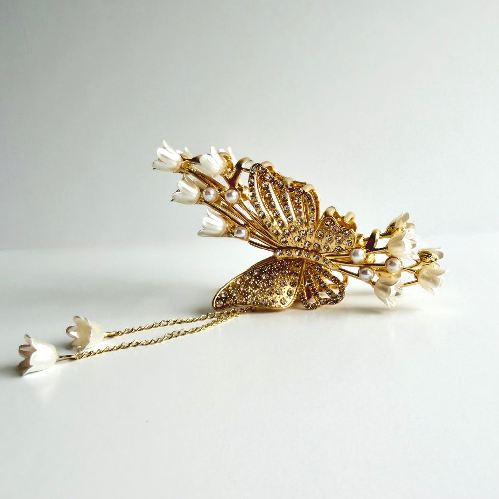 Enchanted Butterfly Bloom Hair Clip – Luxury Edition 🦋🤍