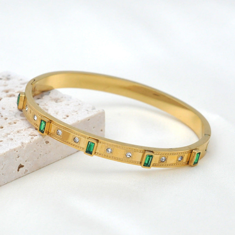 Amelia – 18K Gold Plated Stainless Steel Bangle ✨